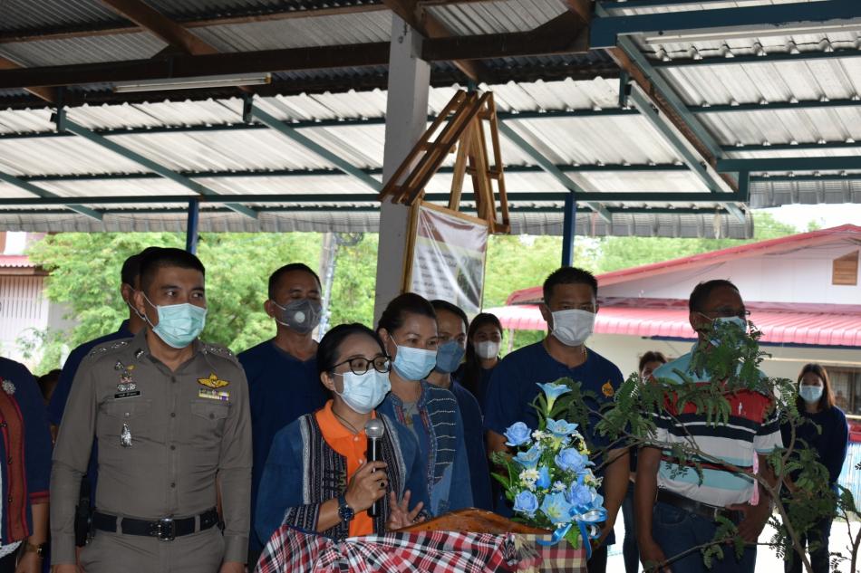 วันรณรงค์ป้องกันกำจัดเชื้อรามะขามหวานด้วยวิธีผสมผสานแบบครอบคลุมพื้นที่และมอบวัสดุอุปกรณ์ตามโครงการส่งเสริมการปลูกพืชเศรษฐกิจให้กับเกษตรกร ประจำปีงบประมาณ 2565