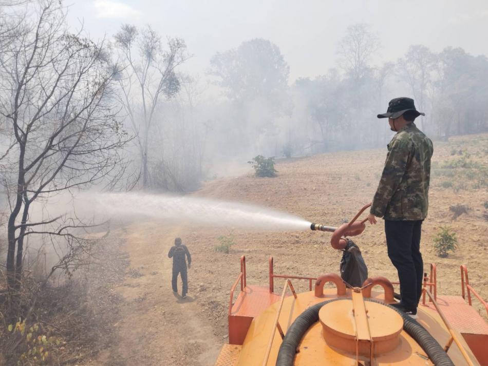 ดับไฟไหม้ป่า พื้นที่ตำบลแหลมทอง