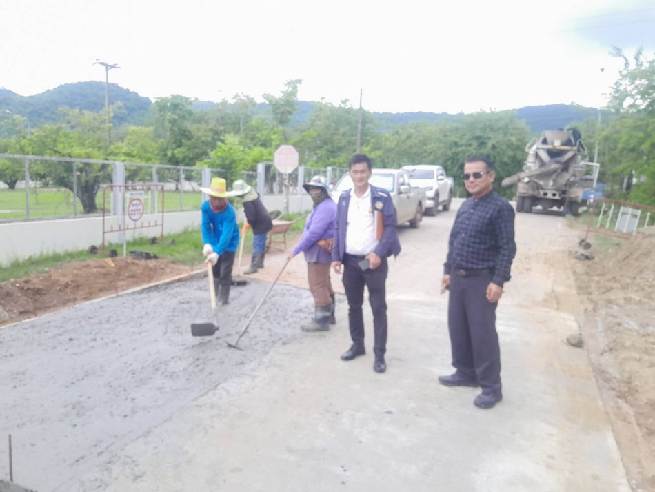 ลงพื้นที่ตรวจความคืบหน้าโครงการก่อสร้างถนนคอนกรีตเสริมเหล็ก รหัสทางหลวงท้องถิ่น ชย.ถ.48-042 สายบ้านป่าคา หมู่ที่ 12 ถึงบ้านซับประสิทธิ์ หมู่ที่ 7 