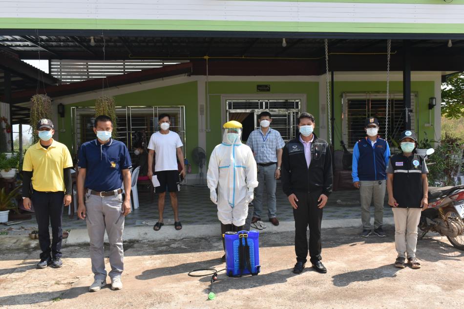 ปฏิบัติการฉีดพ่นน้ำยาฆ่าเชื้อโควิด (COVID-19)  บ้านนาอุดม หมู่ที่ 6 บ้านหนองกระทุ่มทอง หมู่ที่ 8