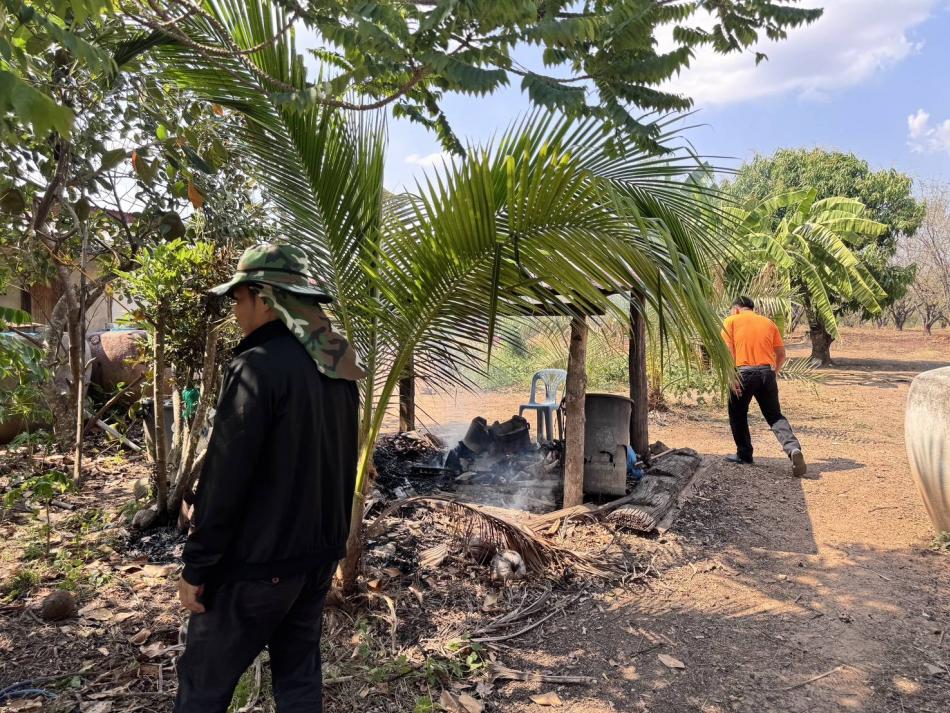 ดับไฟไหม้โรงครัวนอกตัวบ้าน ณ บ้านประชาชน หมู่ที่ 13 บ้านราษฎร์ภักดี ตำบลเจาทอง อำเภอภักดีชุมพล จังหวัดชัยภูมิ 